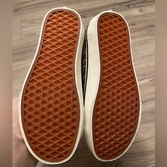 Vans off the wall leopard print Womens 7.5 / Mens 6. NWTs never worn. - Picture 7 of 8